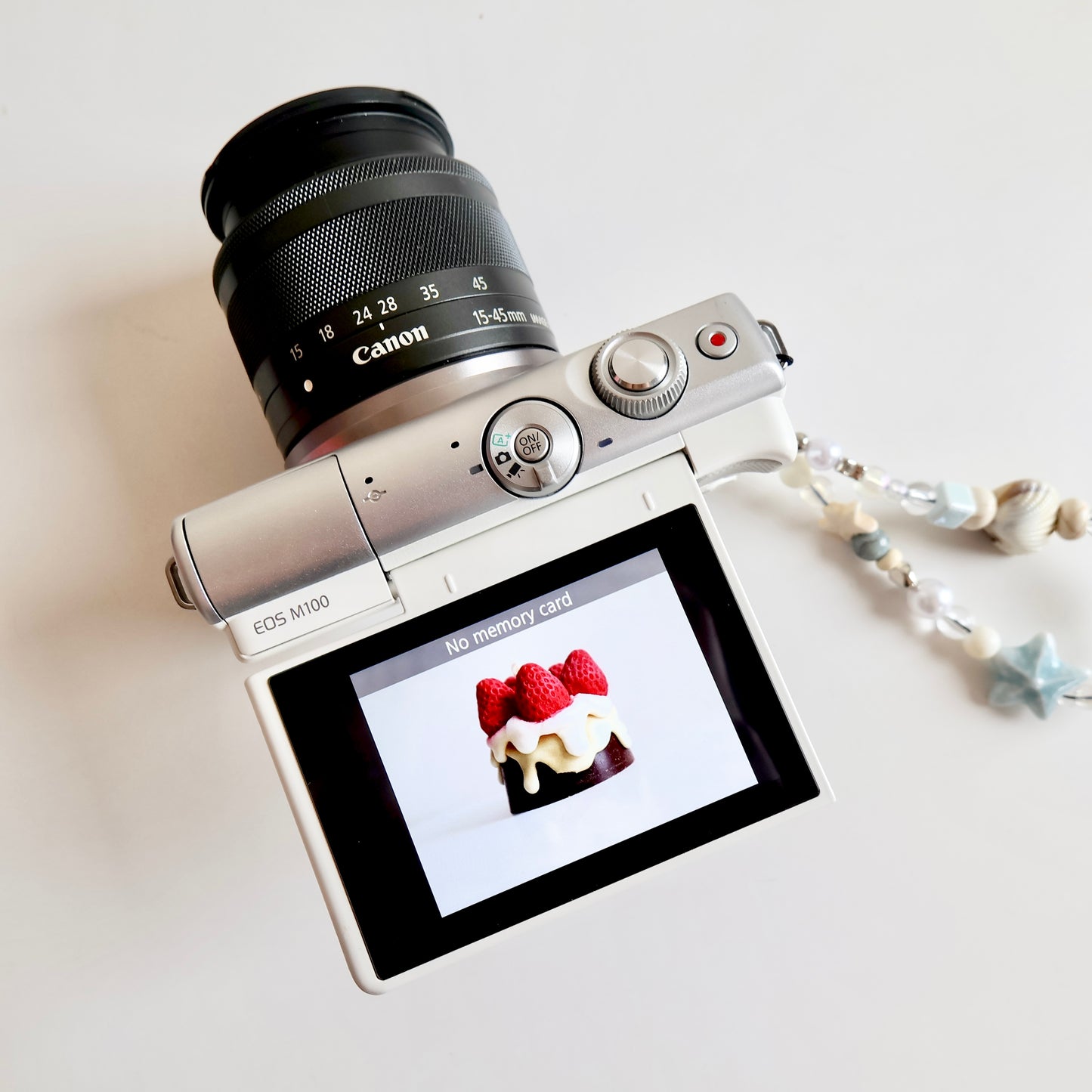 CANON EOS M100